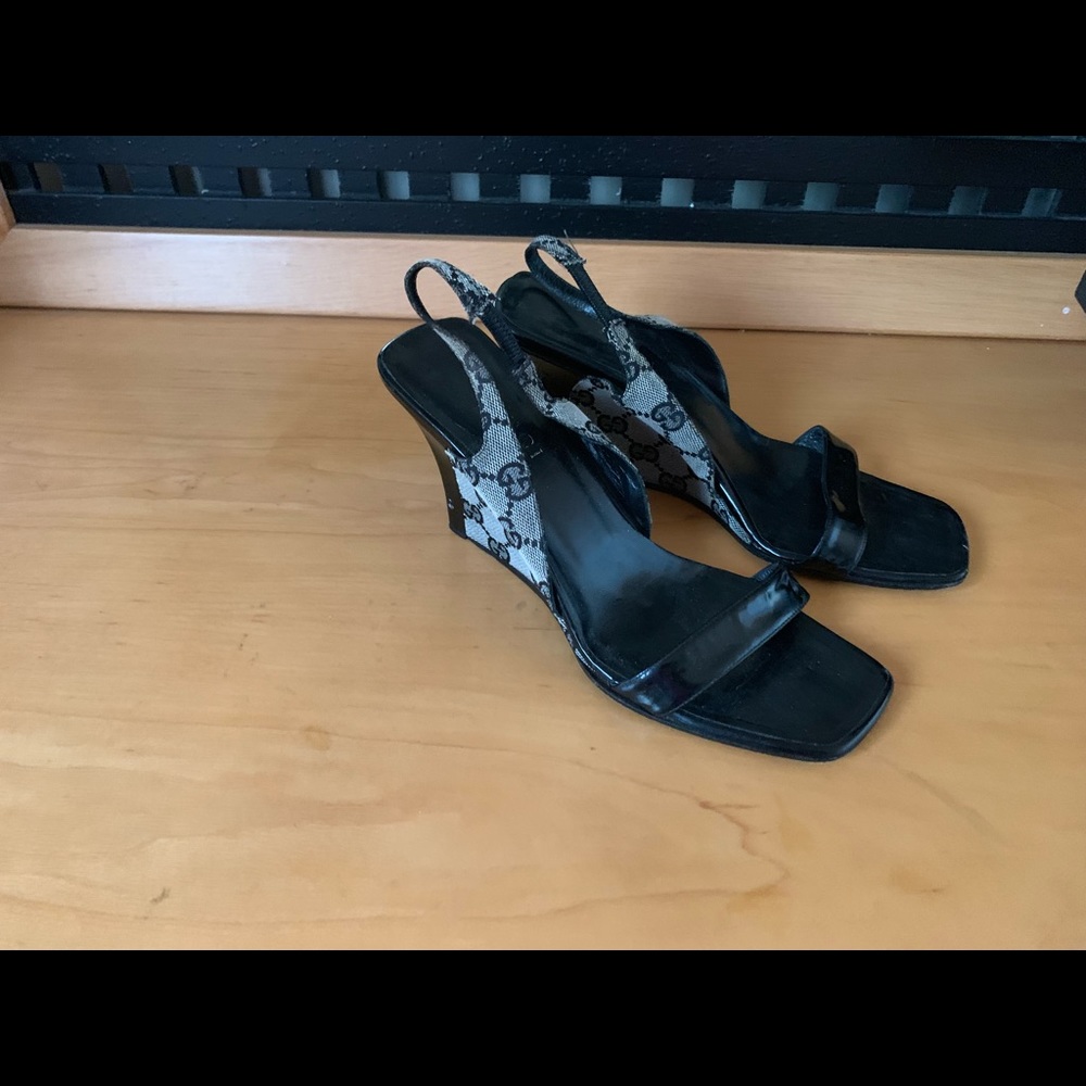Used black 7.5 Gucci women’s shoes